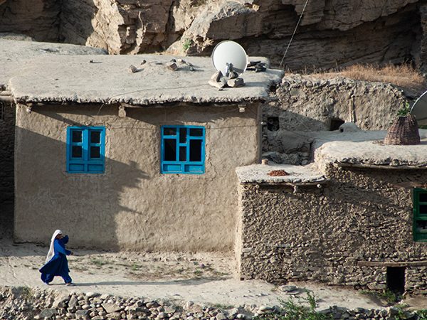 2021-08-19 Cooley on public radio_joel-heard-h7wEYf-LUCk-unsplash 600×450