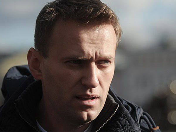 Photo of Alexeï Navalny links to news item.