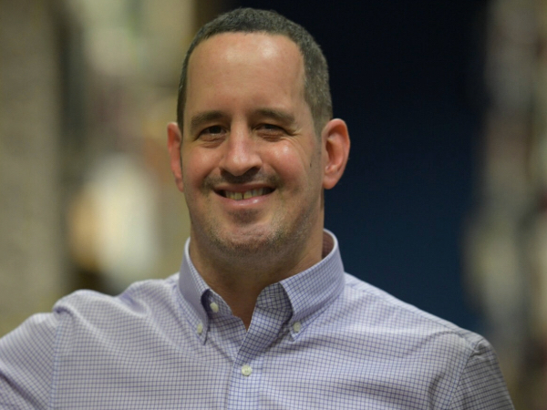 Ofer Dynes Wins 2025 Jordan Schnitzer First Book Publication Award